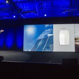 La firme d'Elon Musk cherche à se diversifier des seuls véhicules pour se muer en maillon de l'approvisionnement en courant électrique. (archive) KEYSTONE/AP/RINGO H.W. CHIU